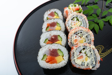 おいしそうなおカリフォルニアロール巻き

