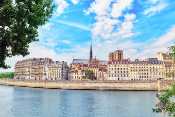 Fototapeta na wymiar View of the River Seine and most beautiful cities in the world -