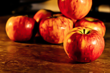 red apples