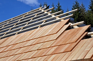 neues Dach aus Holz