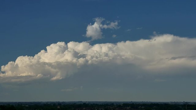 Strong Updrafts Feed Thunderstorm on Plains