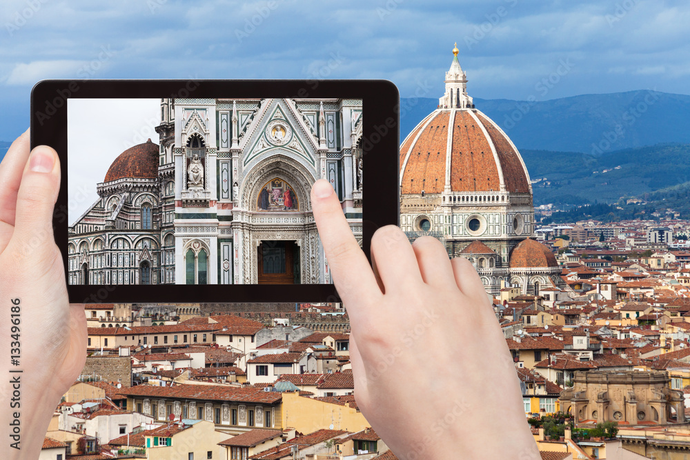 Sticker tourist photographs walls of duomo in florence