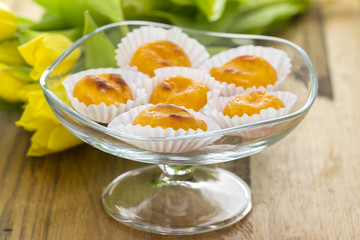 portuguese queijinhos de amendoa com ovos