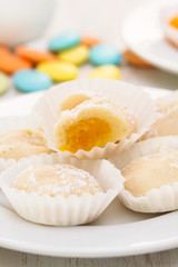 portuguese queijinhos de amendoa com ovos