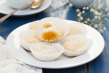 portuguese queijinhos de amendoa com ovos