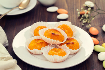 portuguese queijinhos de amendoa com ovos