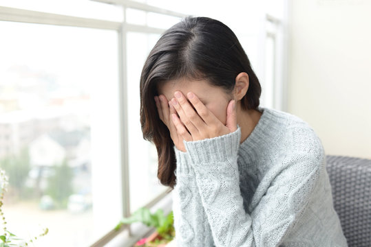 13 954 Best 女性 泣く Images Stock Photos Vectors Adobe Stock