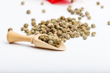 Green peppercorn seeds