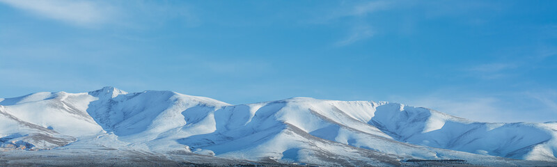 Fototapeta na wymiar Panorama View of White Mountains