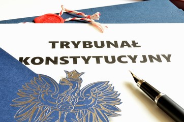 Godło Polski i napis trybunał konstytucyjny