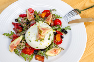 Burrata Salad Figs Arugula