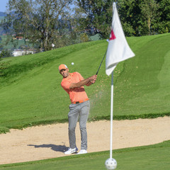 Spiel aus dem Bunker beim Golf