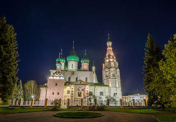 Fototapeta na wymiar Night view of the Church of Elijah the Prophet in Yaroslavl, Russia.