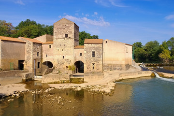 Naklejka premium Saint-Thibery Wassermühle - Saint-Thibery watermill, Languedoc-Roussillon
