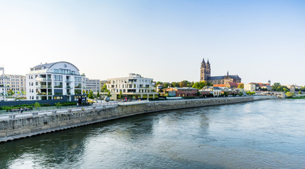 Fototapeta na wymiar Magdeburg - DOM - Elbe