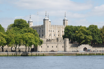 Fototapeta na wymiar Tower of London view from the Thames.