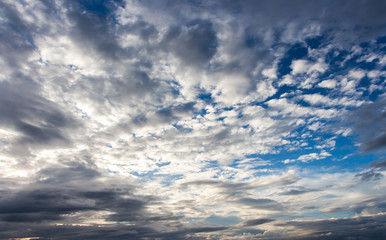 Obraz premium colorful dramatic sky with cloud at sunset