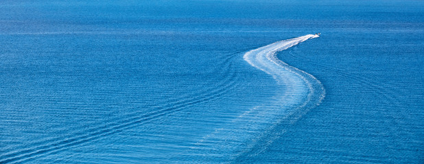 Speed boat in ocean