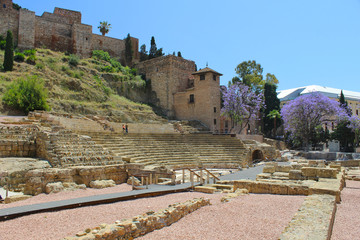 Teatro romano de Málaga en primavera