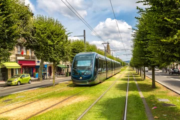 Fototapeten Modern city tram in Bordeaux © Sergii Figurnyi