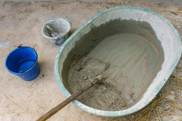 Equipment for cement walls.