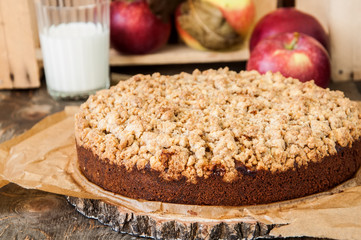Cinnamon Cardamom apple crumble pie