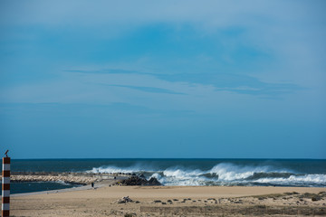 Portugal Figueira beach / Portugal Figueira beach　の防波堤に打ち寄せる大西洋の荒波