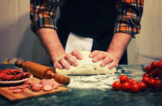 prepare dough pizza topping