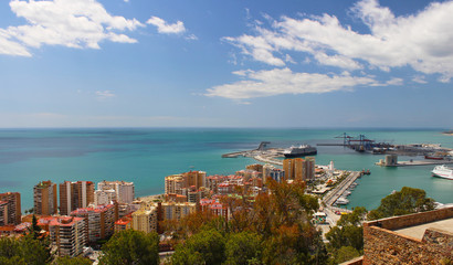 Fototapeta premium Paisaje urbano de Málaga desde La Alcazaba