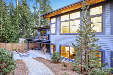 Fototapeta na wymiar Luxurious new construction home in Bellevue, WA.