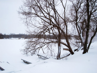 Fototapeta na wymiar Russian Winter. Winter landscape. Morning snowfall.