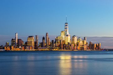 Obraz premium New York Skyline after Sunset
