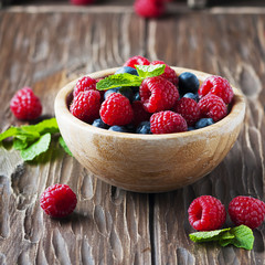 Mix of raspberry and blueberry with mint