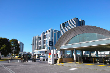 りんかい線の東京テレポート駅前