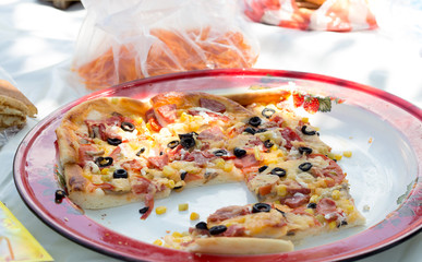 slices of pizza on the nature