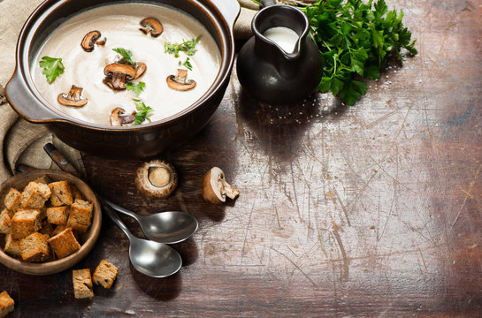Delicious mushroom soup with cream