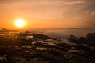 Sonnenaufgang am Meer, oranges Licht, Sri Lank