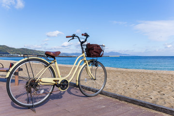 Fototapeta na wymiar Bike at seaside with sunshine