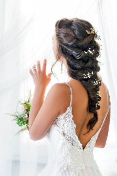 Nat&uuml;rliches romantisches Make-up und Styling f&uuml;r eine Hochzeit