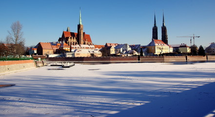 Widok na Ostrów Tumski zimą - Wrocław