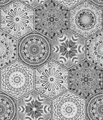 Oosters naadloos patroon in de stijl van kleurrijke bloemenlappendeken boho chic met mandala in zeshoekige elementen