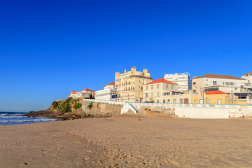 Praia das Ma&ccedil;&atilde;s em Sintra Portugal