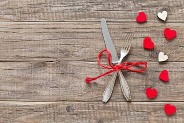 Tischdekoration zum Valentinstag