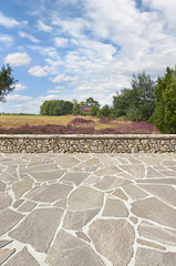 Terrasse mit Heidelandschaft