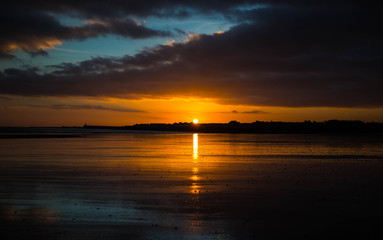 Fototapeta na wymiar Beach sunrise