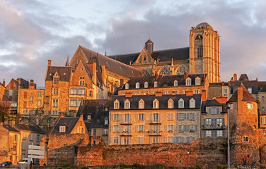 Le Mans historical city center seen from Sarthe River Quay  - obrazy, fototapety, plakaty