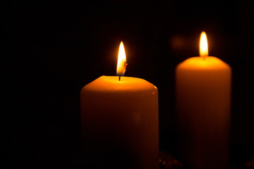Zwei Kerzen