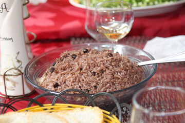 piatto di fagioli neri,