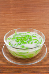 Thai dessert, rice noodles made of rice eaten with coconut milk