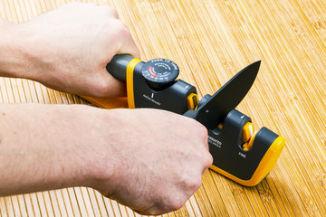 adjustable manual knife sharpener